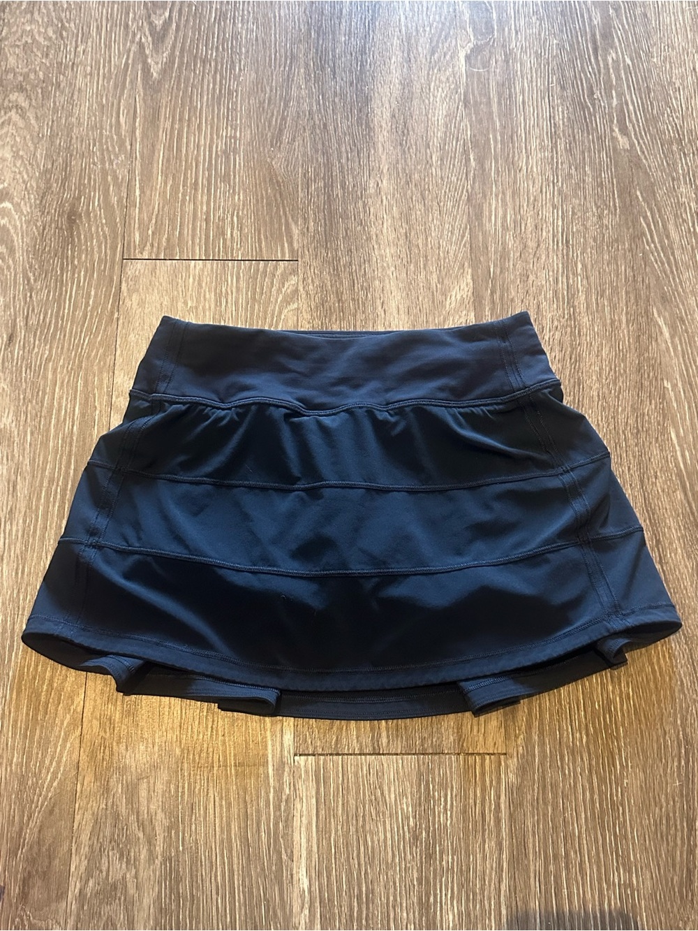Lululemon navy blue pace rival skirt size 2